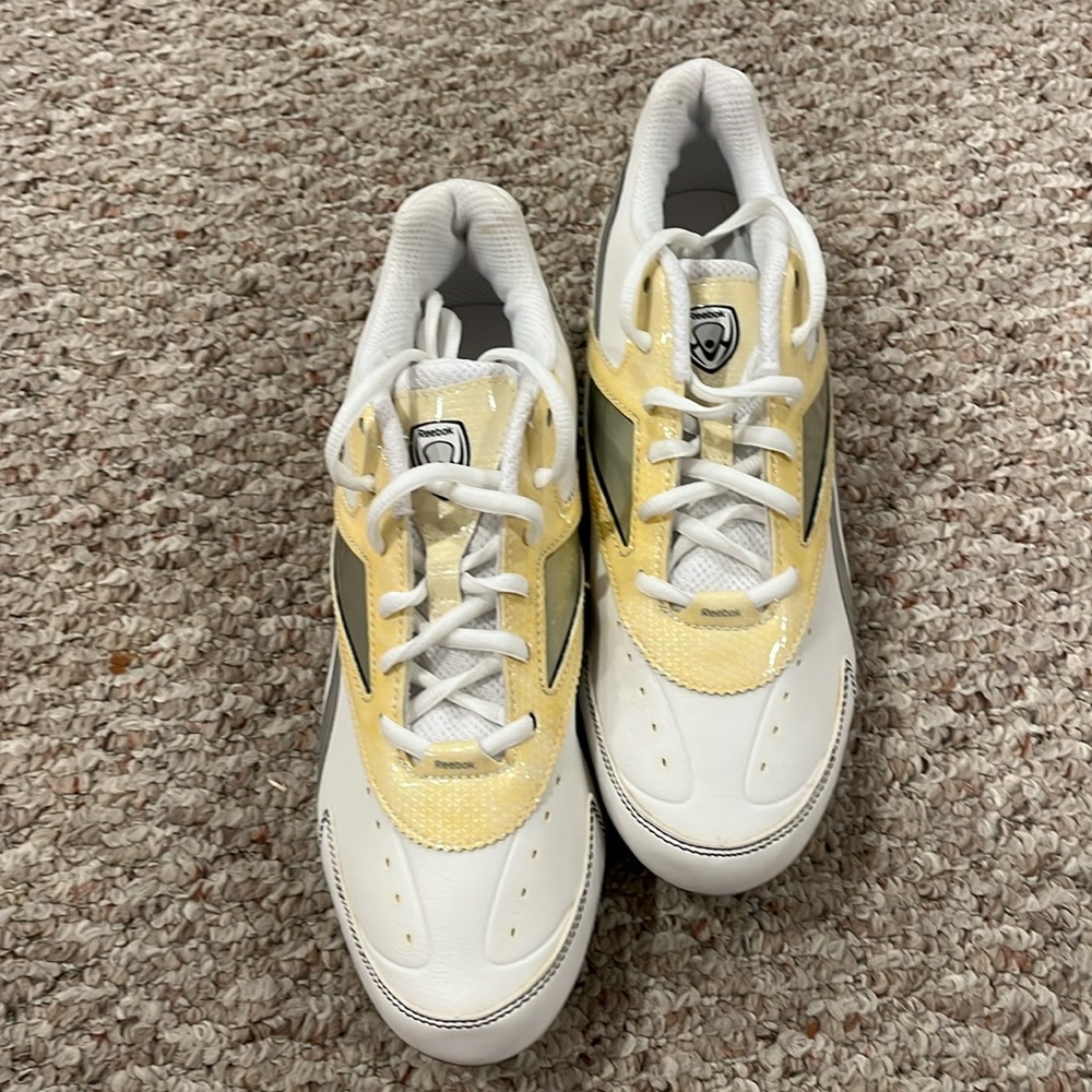 Reebok cleats size 9.5 nwot